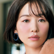 小顔はチークでつくれる！ SNS映えメイク＆神アプリを人気インスタグラマーが伝授