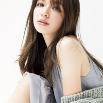 神崎恵さんが提言！「年齢に合ったセルフケアを見つけ、続けることがいちばんのエイジングケア」