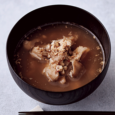 栄養満点！〝まいたけと納豆のコク辛みそ汁〟