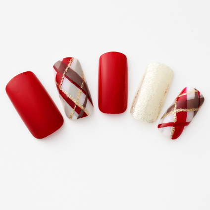 365日ネイル クリスマスもお正月も ハッピー感いっぱいの赤ネイル 美的 Com 365日ネイル クリスマスもお正月も ハッピー感いっぱいの赤ネイル 美的 Com