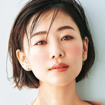 もう“顔色がない”なんて言わせない！ Wチーク使いで血色感のある大人っぽメイクに♪