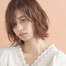長め前髪の“ウザバング×外ハネMIXボブ”なら、時短でラフなこなれ髪が手に入る！