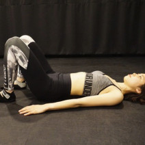 ヒップアップする方法｜筋トレ・スクワット＆寝ながらできるヨガ・エクササイズ、ヒップアップショーツなどをトレーナーが伝授！