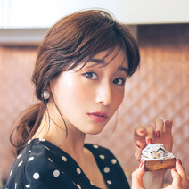 田中みな実さんが30代になって実感！「チークは超重要！」｜田中みな実の“あざとかわいい”パーツ美容 vol.6「頬」