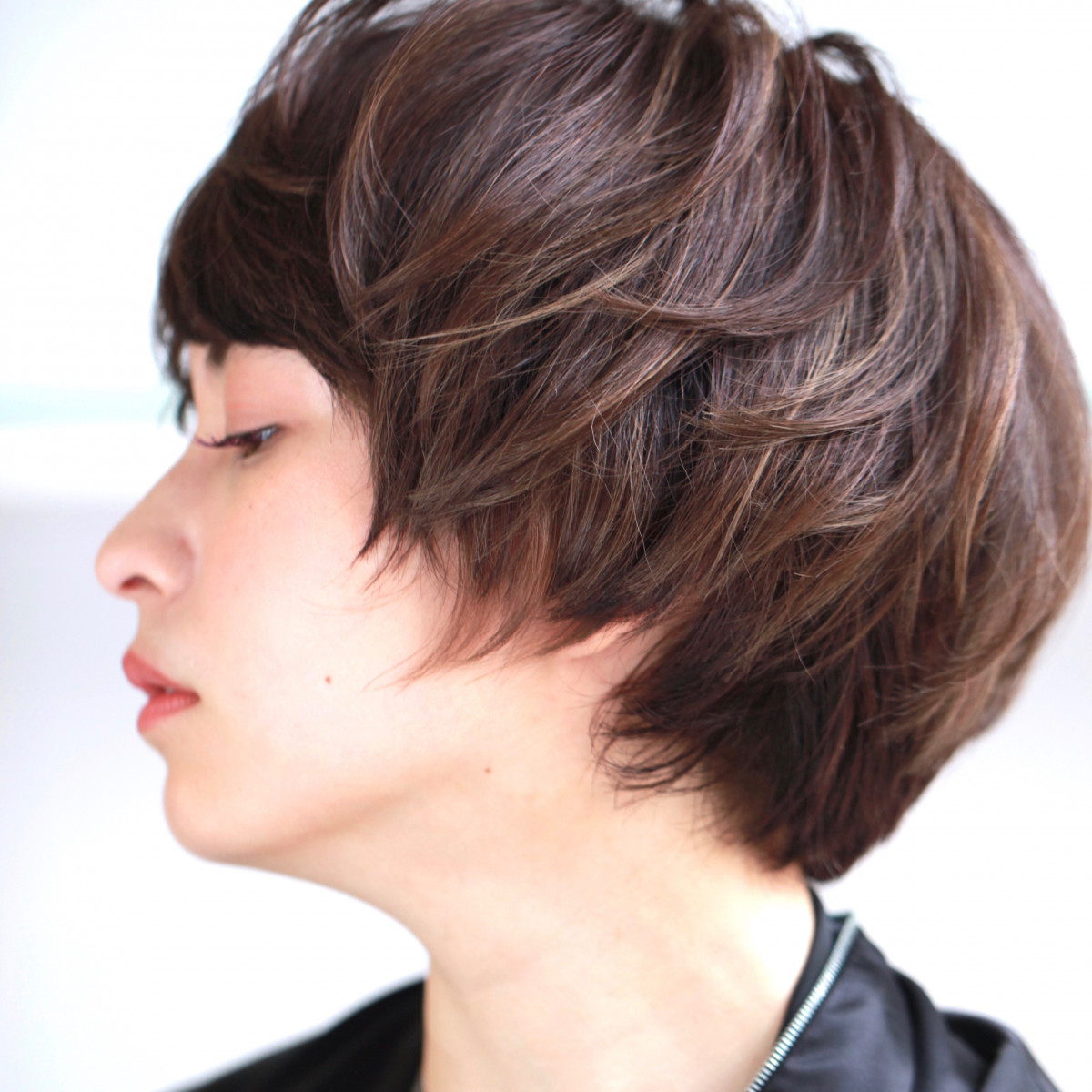 後頭部の丸みを活かして柔らかな印象に！
