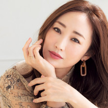 神崎恵さんの眉を徹底解剖！ 計算し尽くされた美眉は4つのアイテムでできていた！