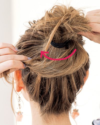 ロングヘアの可愛いアレンジ方法 アップスタイル まとめ髪のやり方など 美的 Com