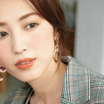 セルヴォークのシアーオレンジリップで凛としたおしゃれな美人顔に変身♪
