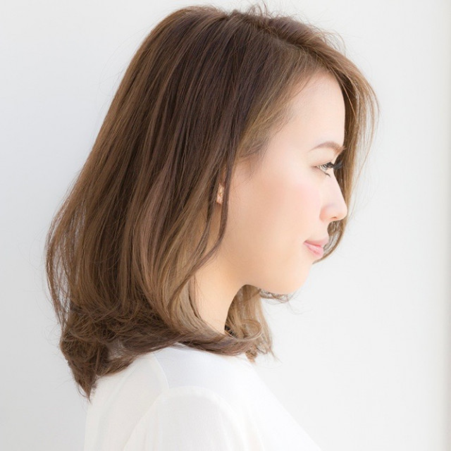 最旬ミディアムヘアはレイヤーが可愛い 簡単スタイリングでおしゃれ見え 美的 Com 最旬ミディアムヘアはレイヤーが可愛い 簡単スタイリングでおしゃれ見え 美的 Com