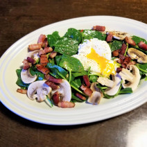 風邪に負けずイキイキと♪【サラダほうれん草とポーチドエッグのサラダ】Today’s SALAD #67