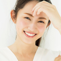 大人顔イエベ肌タイプはラベンダーカラーのハイライトで爽やか春メイクにトライ！