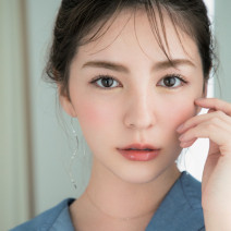 セルヴォークのイエローアイシャドウでクリアな白目に！｜大人顔ブルべ肌タイプにおすすめ