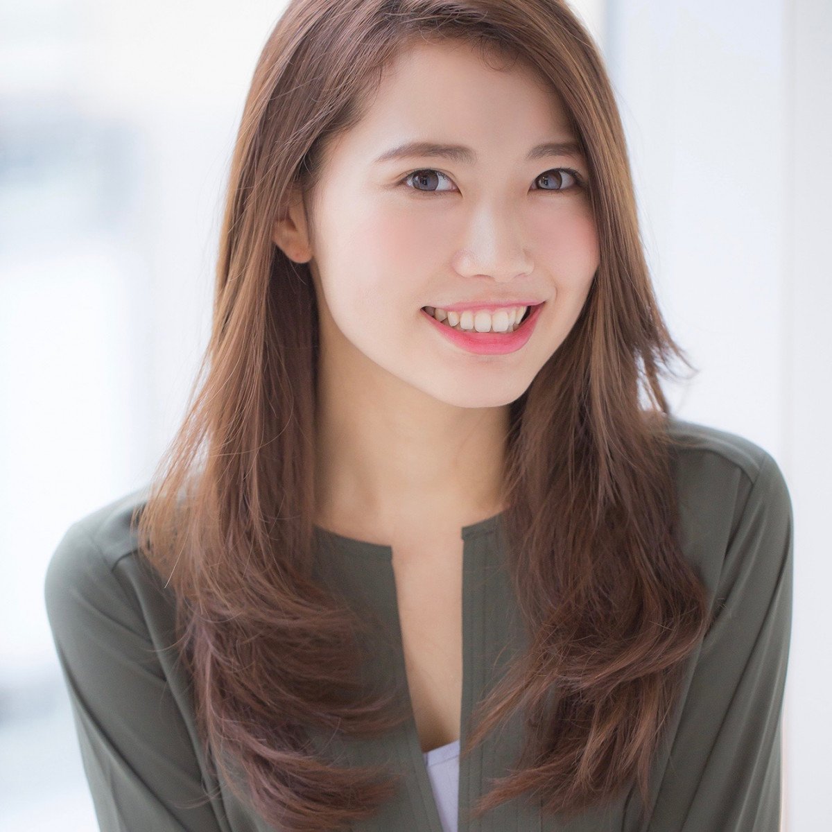 愛されロングヘアスタイル28選｜ストレート・パーマ・前髪別の女っぽロングヘアまとめ