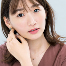 「完璧に隠そうとして厚塗りになってしまう…」シミ・ニキビ跡を自然に隠すマル秘テクを人気H&Mが伝授！