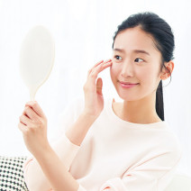 「冬より春の方がカサつく…」肌の乾燥に関するお悩みを女医・貴子先生が回答！