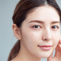 透明ツヤ肌に磨きをかける、5STEPの“クリームマッサージ塗り”を人気H&Mがレクチャー！