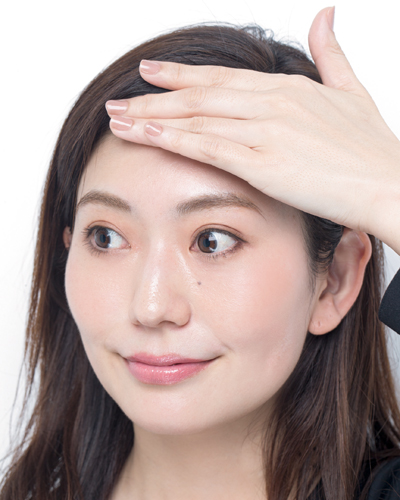 クリームの引き上げ塗りでリフトアップ