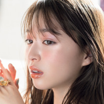 骨格美人フェースはハイライト5点のせで叶う！ ピンポイントに指塗りでON