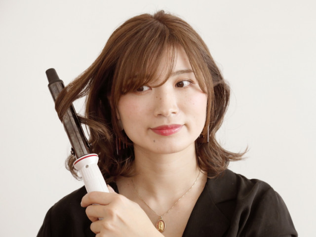 軽やかツイストハーフアップで小顔見せヘアアレンジ