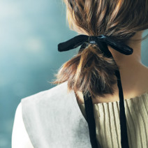 リボン&ヘアピアスで流行感度アップ！不器用さんでも簡単な時短おしゃれヘア