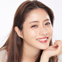 石原さとみさんインタビュー「無理をしない美容が今、心地いい」美容やファッション、ハマっているレシピまで…大公開！