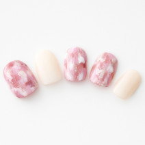 【365日ネイル】満開の桜のような華やぎ感を…ペイントマーブルで作る大胆ピンクグラデ