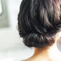 セミロングの簡単アレンジ10選｜ストレート、黒髪、フルアップからハーフアップまで
