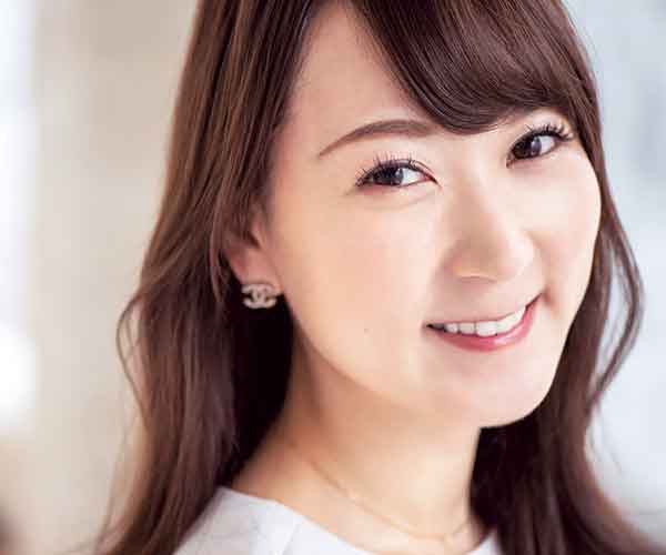 秘書・能美黎子さん（33歳）のメイク直し術｜セミマット肌で知的見せ＆信頼感UP！