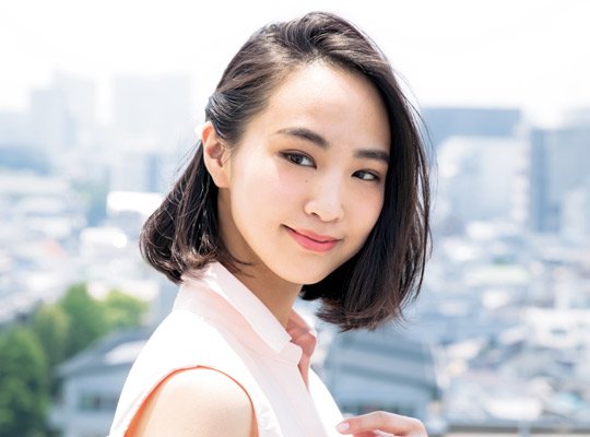 結婚式など華やかシーンのダウンスタイル セルフで簡単 ボブやミディアムも最適なヘアアレンジをご紹介 美的 Com