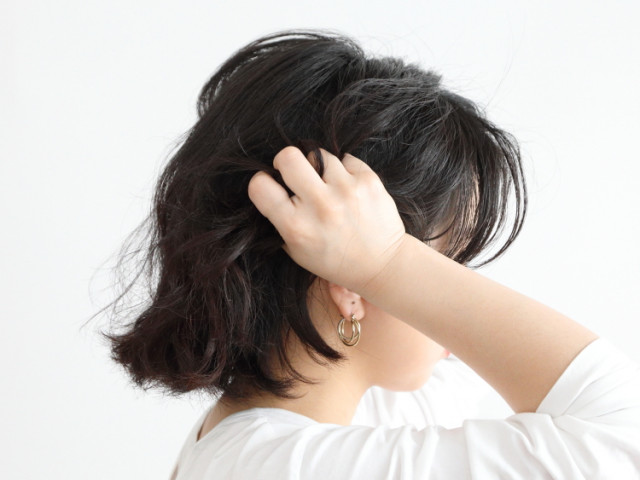 広がる髪 まとめるには 5つの原因 洗い方 乾かし方 美的 Com