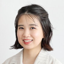 クセ毛＆ドライヘアにおすすめアレンジ！ツイスト前髪でボリュームダウン、小頭効果も！【美容賢者の髪コンプレックス解消vol.60】