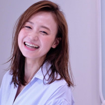 セミロングヘアカタログ｜40代からにもおすすめ、ストレート、パーマ、黒髪、レイヤーなどを厳選！