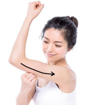 二の腕やせ見え術｜振り袖肉を少しでも細く見せるお手軽テクニック