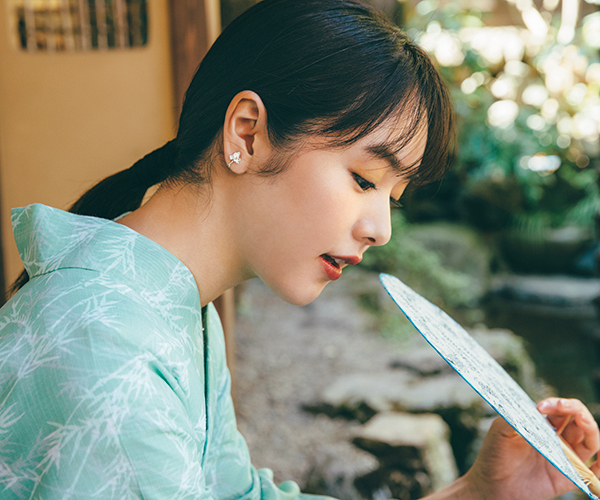 ローポニーテールで上級おしゃれ女子に