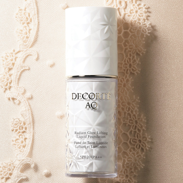 いくら　202を3個、401を1個　AQ スキンフォルミングリキッド コスメデコルテ AQ スキン フォルミング リキッドファンデーション