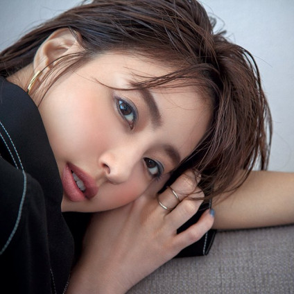大事なのは 引き算 ネイビーメイク 6つのやり方 美的 Com