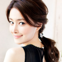 お呼ばれヘアスタイルのおすすめ｜簡単アレンジ、ボブさんのお呼ばれヘア、ヘアアクセを使ったフォーマルスタイルを厳選！