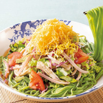 「バーミヤン」のほうれん草を練り込んだ翡翠麺の冷やし中華が本格派すぎると話題に！【外食ヘルシーメニュー大調査】