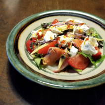 ワンランク上の美肌へ！「サーモンと彩り野菜、マスカルポーネのオリエンタルサラダ」Today’s SALAD ＃83