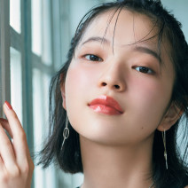 シャネルの“ジューシーオレンジ 透けちゅるりんリップ”でレジャーシーン映え♪