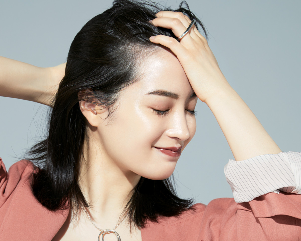 広瀬すず×河北裕介｜ローラメルシエの赤みブラウンリップで「かっこいい色気」が出現！