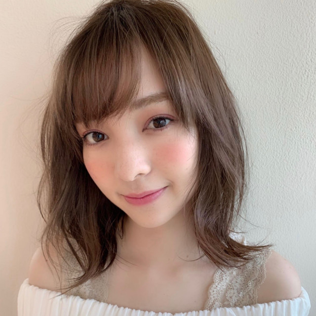 下膨れさんのお悩みが消滅する髪型 ポイント2つ と 14のヘアスタイル 美的 Com