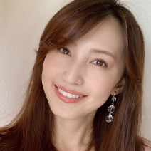 梅雨を乗り切る気分転換メイク！「紫陽花カラー」で気分よく梅雨ライフ♪【有村実樹の美LIFE #1】