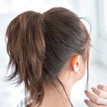 まとめ髪ですっきり！ミディアム、セミロング、ロングの長めヘアさんの簡単アレンジ【動画あり】