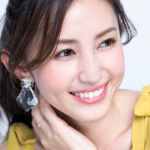 鮮やかカラーの単色アイシャドウに人気集中！ 2位はローラ メルシエ、1位は？【美的2019上半期ベストコスメ】