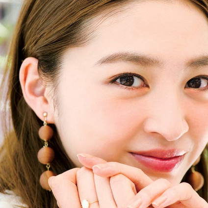 コーラルオレンジでヘルシー美人に！おすすめコスメ＆メイク法