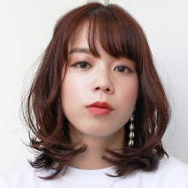 ミディは、今どきパーマで軽やかにこなれる！ポイントは「Iライン」のシルエット