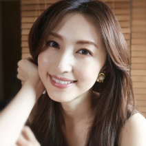 整ったベースメイクにこそ映える「大人の今っぽワントーンメイク」【有村実樹の美LIFE ＃3】