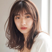 美肌見せカラー×柔らかセミディヘアでイイ女感を！パーマで作る毛流れで今っぽさも