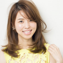 斜め切り前髪がかわいい！女性らしさがアップする美人見えカット法やアレンジ法